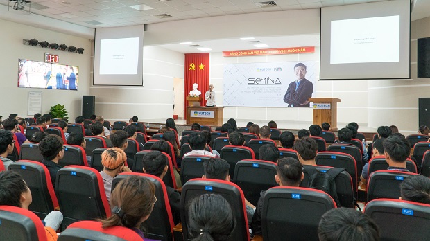 KTS Võ Trọng Nghĩa chia sẻ phương pháp sáng tạo thiết kế xanh với sinh viên HUTECH 46