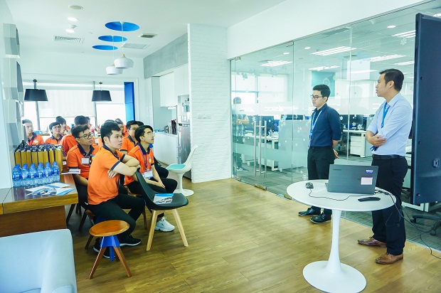 IT Office Tour - Đưa sinh viên Công nghệ thông tin đến với SCC Việt Nam và FPT IS 11