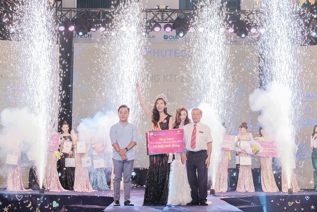 Nguyen Thi Thanh Khoa, newly crowned Miss HUTECH 2019 79