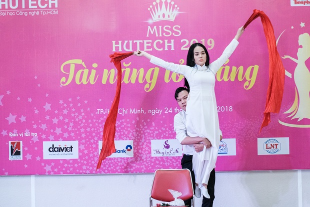 Loạt bất ngờ thú vị của TOP 40 Miss HUTECH tại phần thi “Tài năng tỏa sáng” 94