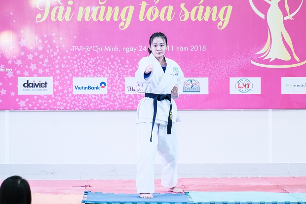 Loạt bất ngờ thú vị của TOP 40 Miss HUTECH tại phần thi “Tài năng tỏa sáng” 112