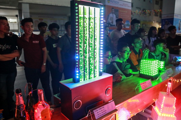 HUTECH Institute of Engineering students get excited about the 2018 LED Application Design Competition 86