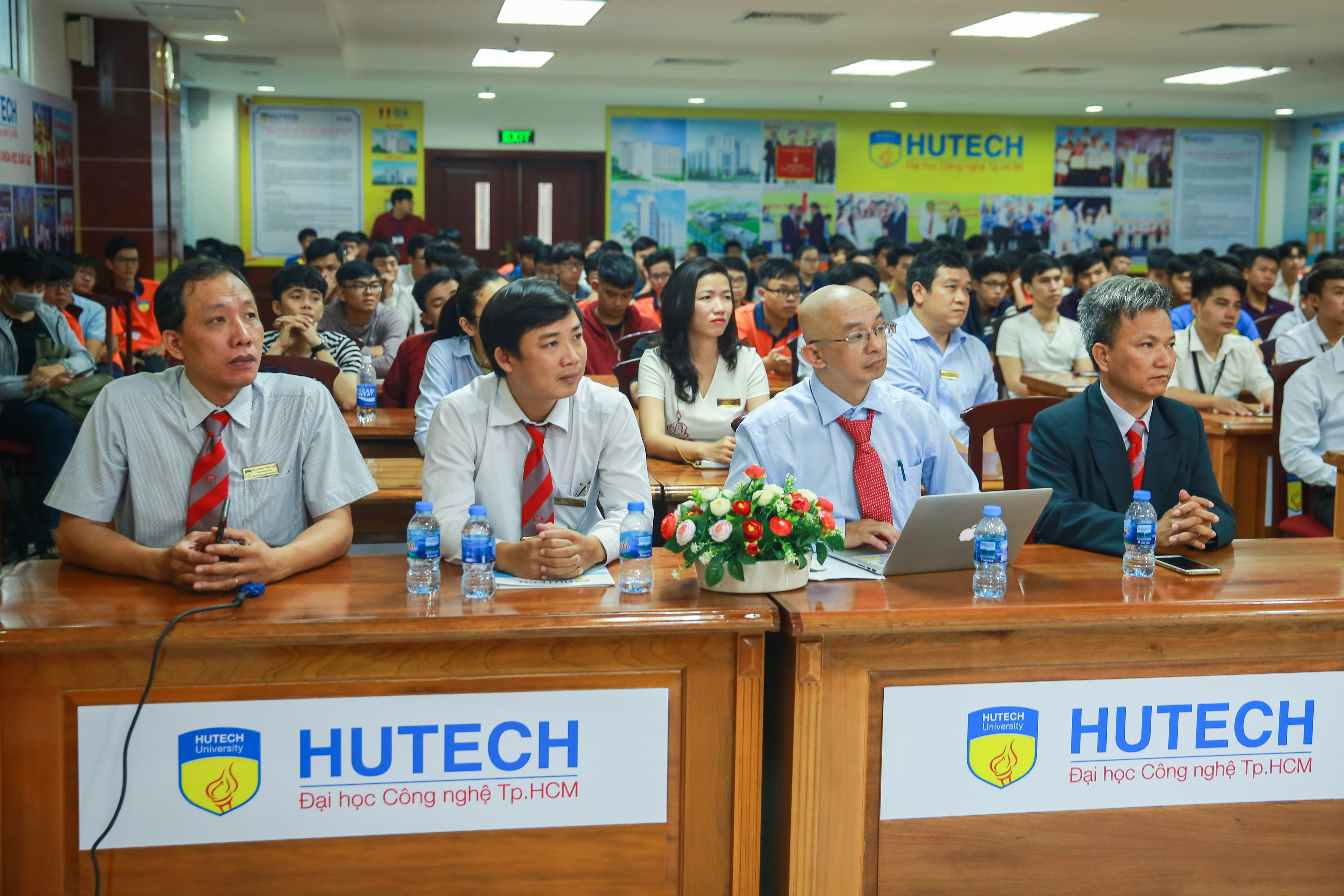 Khoa Công nghệ thông tin tổ chức Lễ công bố Dự án Học viện mạng Cisco - HUTECH 17