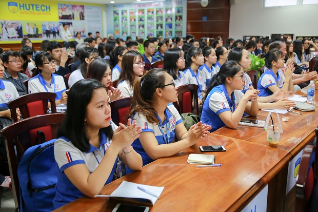 TGĐ Cao Minh Sài Gòn chia sẻ “chuyện nghề” cùng sinh viên Công nghệ dệt, may 12