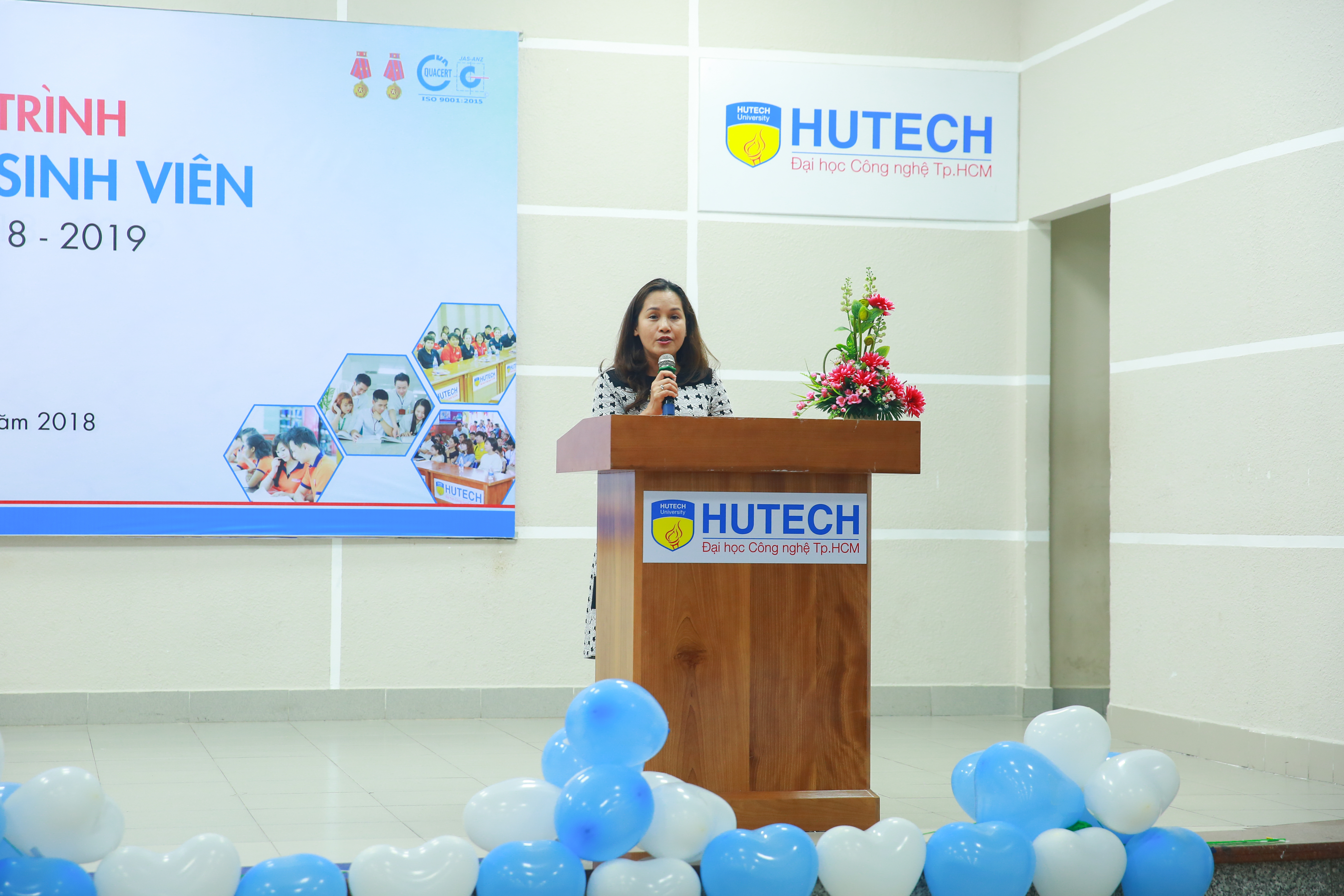 Viện Khoa học Ứng dụng HUTECH tưng bừng chào đón tân sinh viên khóa 2018 16
