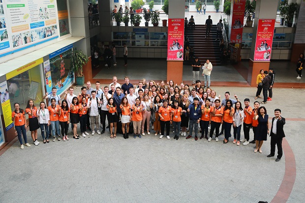 HUTECH Institute of International Education welcomes Dutch students to visit 71