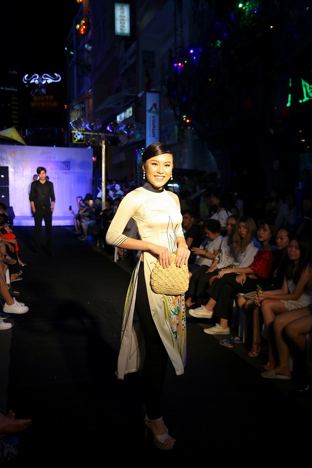 Top 20 Miss HUTECH 2019 khoe sắc trong BST áo dài của NTK Việt Hùng 167