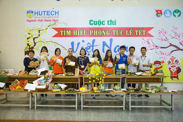 Sinh viên khoa KHXH&NV hào hứng “Tìm hiểu phong tục lễ Tết Việt Nam” 113