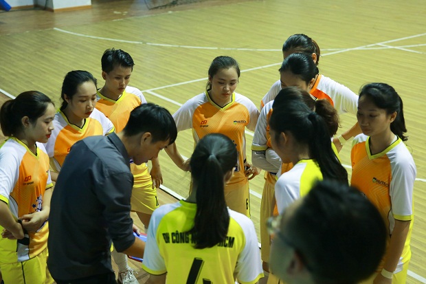 Đội tuyển Futsal nữ HUTECH gây ấn tượng với chiến thắng 3 – 0 106
