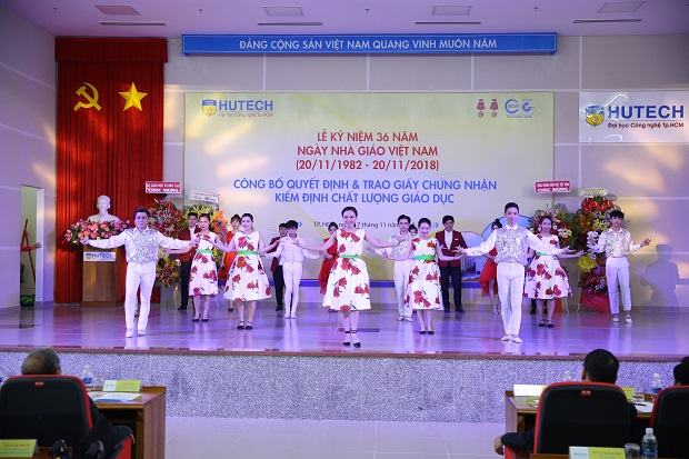 HUTECH kỷ niệm ngày Nhà giáo Việt Nam và nhận Chứng nhận đạt chuẩn kiểm định chất lượng giáo dục 8