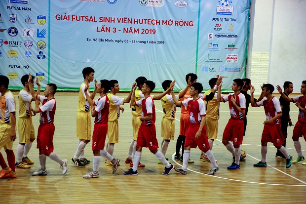 Tứ kết Futsal 2019: HUTECH thắng kịch tính trên chấm luân lưu, tiến thẳng vào Bán kết 19