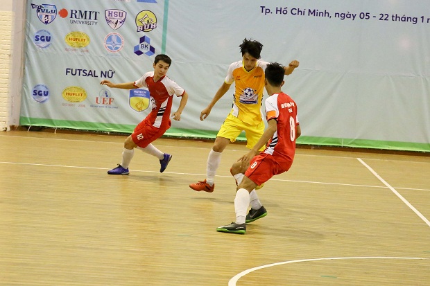Tứ kết Futsal 2019: HUTECH thắng kịch tính trên chấm luân lưu, tiến thẳng vào Bán kết 32