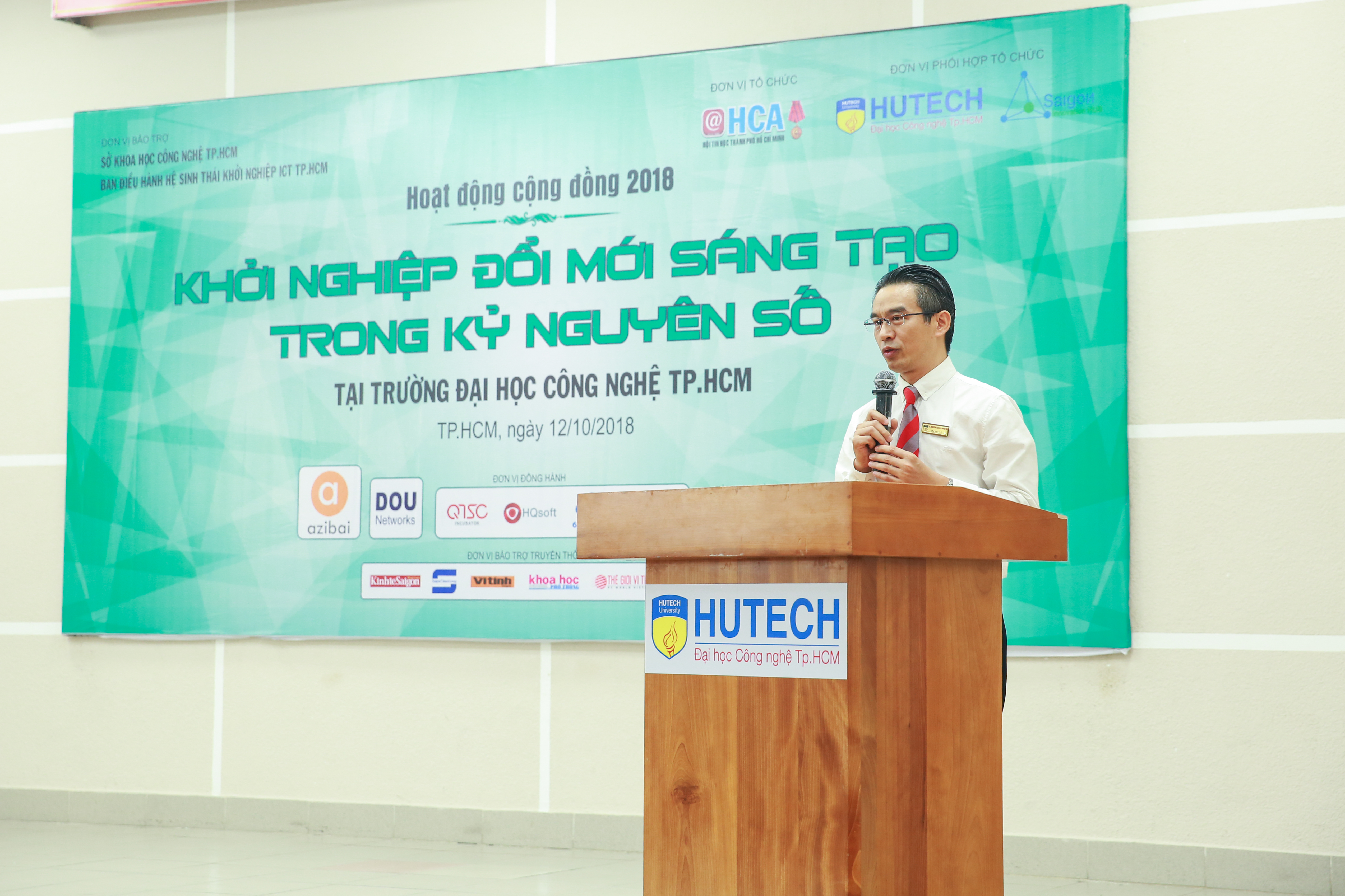 Hơn 500 sinh viên kết nối doanh nghiệp trong Hội thảo về khởi nghiệp trong kỷ nguyên số 37