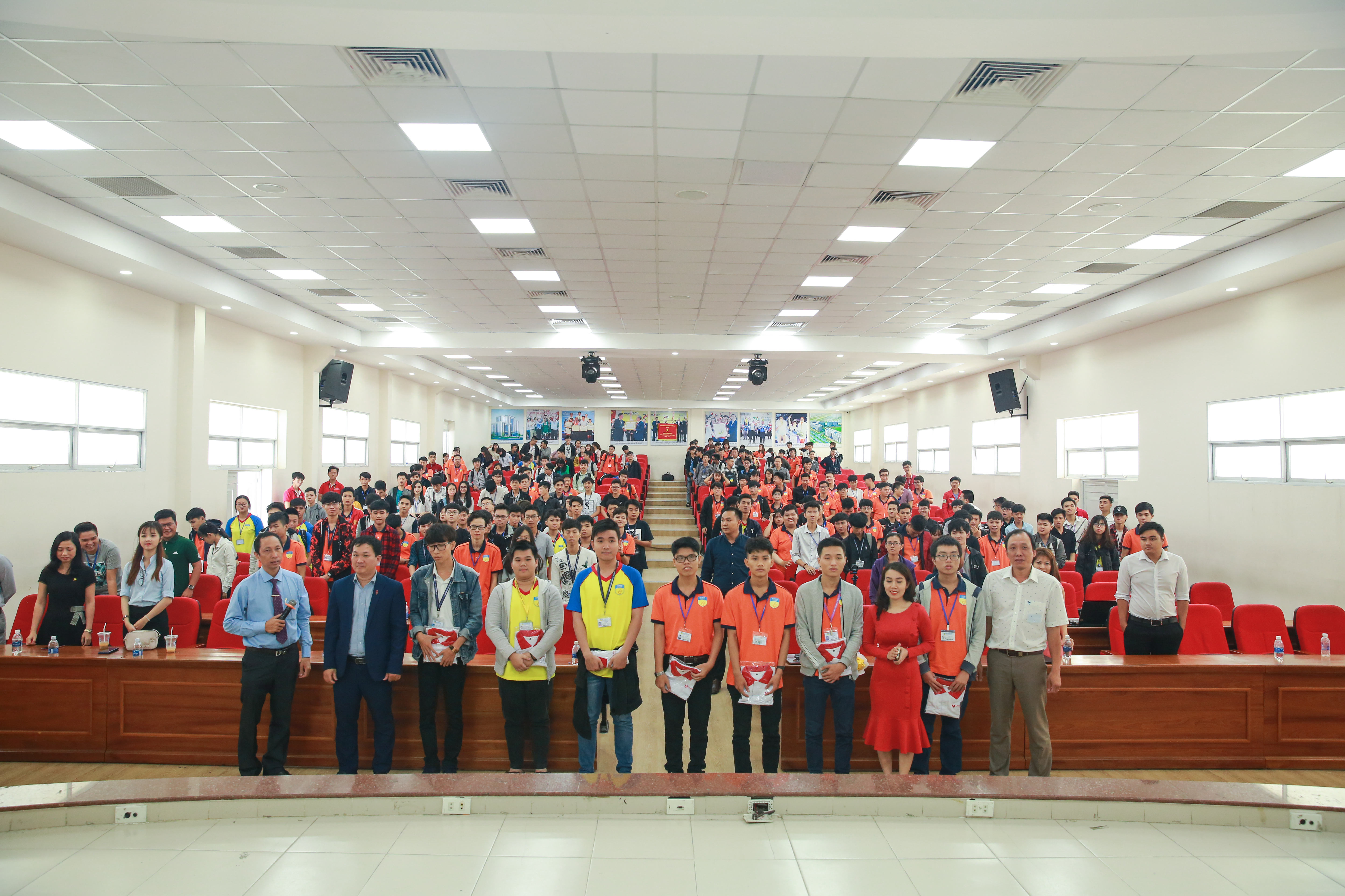 Hơn 500 sinh viên kết nối doanh nghiệp trong Hội thảo về khởi nghiệp trong kỷ nguyên số 88