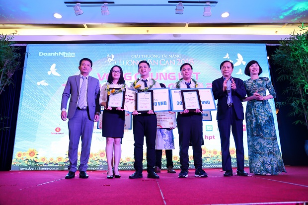 HUTECH giành cú đúp Giải thưởng Tài năng Lương Văn Can 2018 93