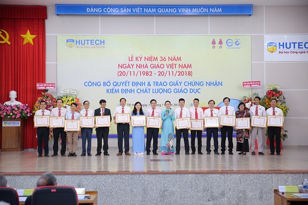 HUTECH kỷ niệm ngày Nhà giáo Việt Nam và nhận Chứng nhận đạt chuẩn kiểm định chất lượng giáo dục 85