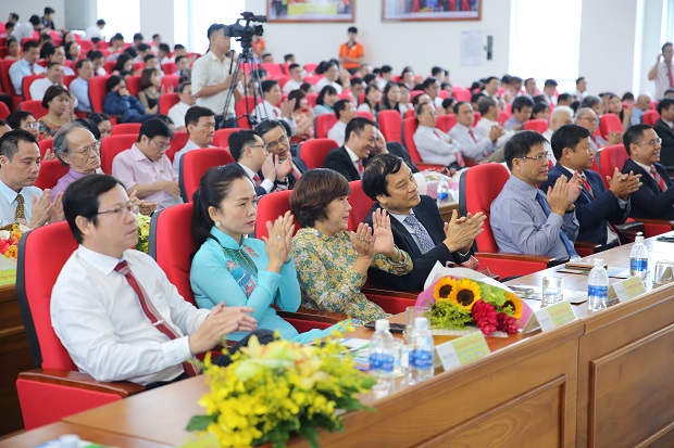 HUTECH kỷ niệm ngày Nhà giáo Việt Nam và nhận Chứng nhận đạt chuẩn kiểm định chất lượng giáo dục 11