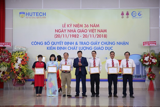 HUTECH kỷ niệm ngày Nhà giáo Việt Nam và nhận Chứng nhận đạt chuẩn kiểm định chất lượng giáo dục 100