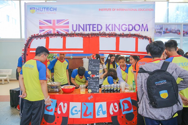 HUTECH students will “travel” to English-speaking countries with “Cultural Day” 18