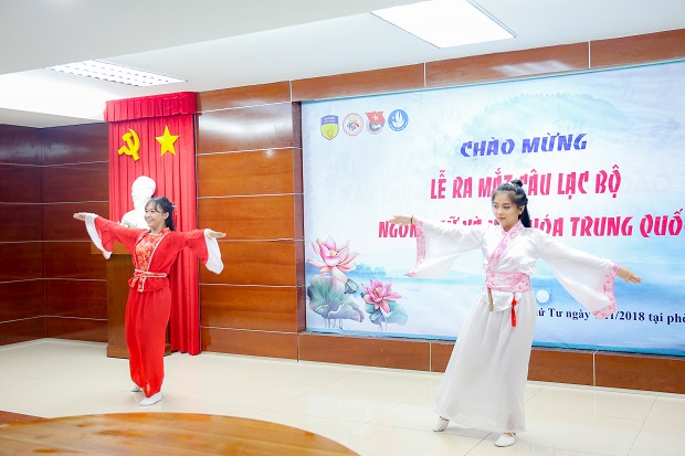 CLB Ngôn ngữ và Văn hóa Trung Quốc chính thức ra mắt sinh viên HUTECH 46