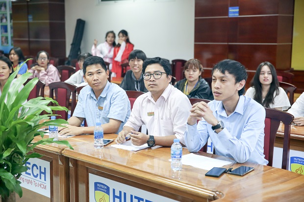 CLB Ngôn ngữ và Văn hóa Trung Quốc chính thức ra mắt sinh viên HUTECH 18