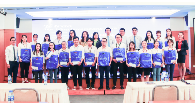 Chúc mừng 20 sinh viên HUTECH nhận Học bổng “Sacombank – Ươm mầm cho những ước mơ” 8