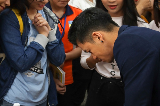 Bộ 3 “đại sứ” Thuận Đoàn, Trọng Hiếu, Lê Giang truyền cảm hứng phấn đấu cùng sinh viên HUTECH 147