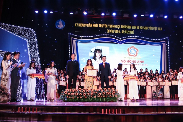 86 sinh viên HUTECH được tuyên dương “Sinh viên 5 Tốt” cấp Trung ương tại Hà Nội 31
