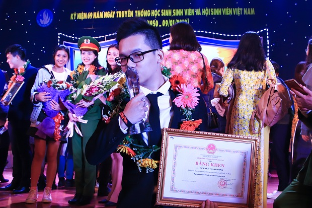 86 sinh viên HUTECH được tuyên dương “Sinh viên 5 Tốt” cấp Trung ương tại Hà Nội 57