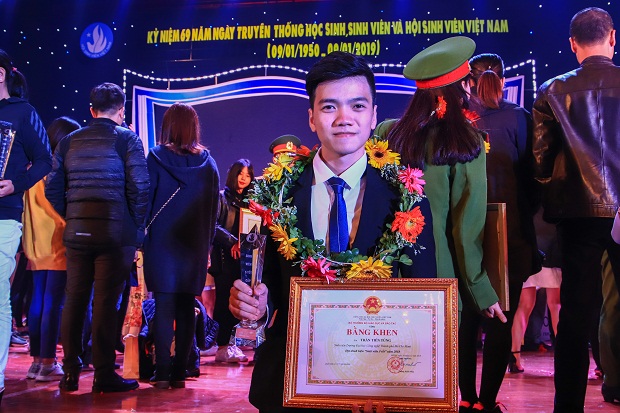 86 sinh viên HUTECH được tuyên dương “Sinh viên 5 Tốt” cấp Trung ương tại Hà Nội 73