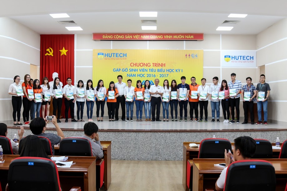 HUTECH gặp gỡ sinh viên tiêu biểu Học kỳ II, năm học 2017-2018 từ 29/10 25