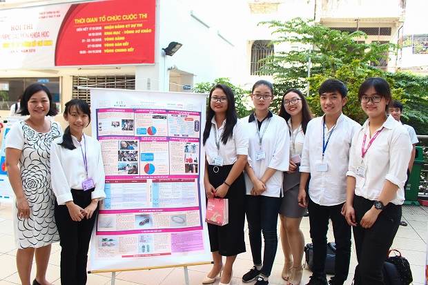 Sinh viên VJIT hào hứng “khoe” đồ án sáng tạo vì cộng đồng 36