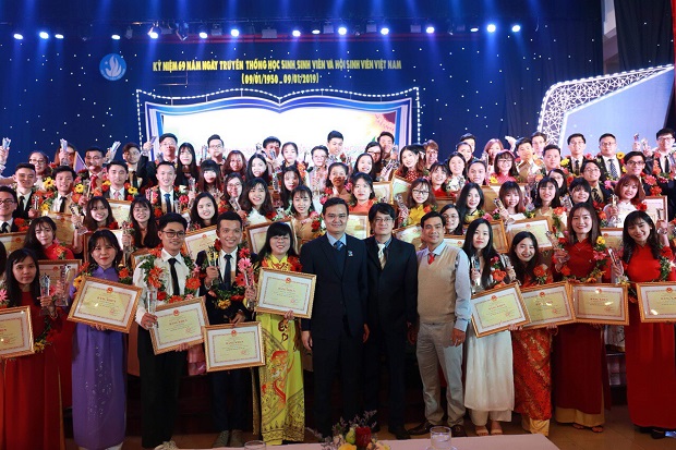 86 sinh viên HUTECH được tuyên dương “Sinh viên 5 Tốt” cấp Trung ương tại Hà Nội 81