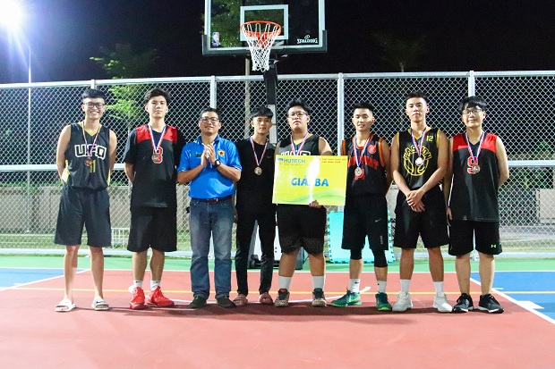 West Team vô địch môn Bóng rổ Giải thể thao Chào Tân Sinh viên năm học 2018 - 2019 48