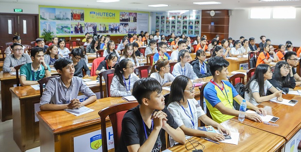 Sinh viên HUTECH hào hứng tham gia Khóa Đào tạo Việt Nam Digital 4.0 hoàn toàn miễn phí 11