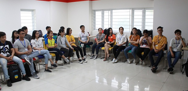 Sinh viên HUTECH học cách “Khởi sự kinh doanh” cùng diễn giả Mai Hữu Tài 26
