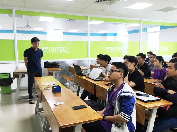 Câu lạc bộ Mã nguồn Mở - “IoT HUTECH” tuyển thành viên 45