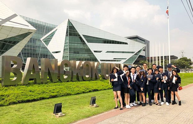 Students at HUTECH Institute of International Education finish exchange semester at Bangkok Universi 17