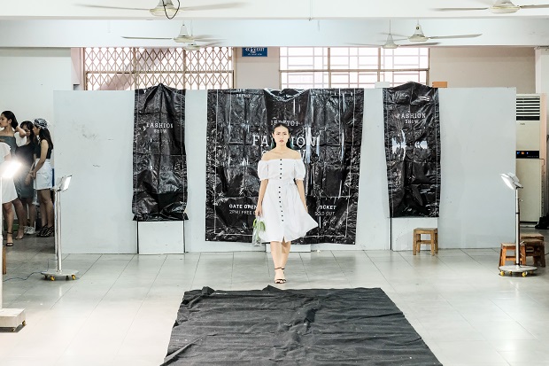 Thanh lịch buổi biểu diễn Thời trang công sở của sinh viên Thời trang HUTECH 39