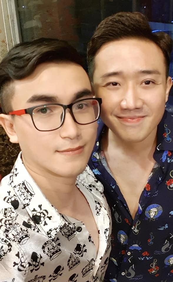 Chàng trai thiết kế hơn 100 poster cho nghệ sĩ Việt 40