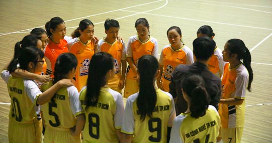 Đội tuyển Futsal nữ HUTECH gây ấn tượng với chiến thắng 3 – 0 10