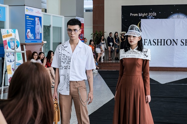 Students major in fashion design have just completed final exams by an impressive Fashion Show 11