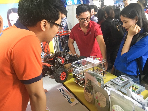 Sinh viên HUTECH gây ấn tượng tại Triển lãm Sáng tạo Sinh viên 2018 42