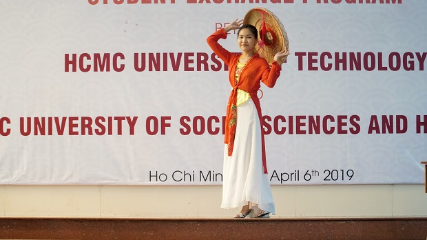Sinh viên HUTECH và Đại học KHXH&NV cùng giao lưu ngôn ngữ và văn hóa Trung Quốc 39