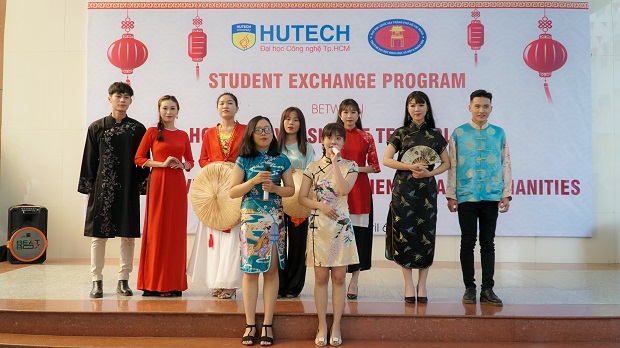 Sinh viên HUTECH và Đại học KHXH&NV cùng giao lưu ngôn ngữ và văn hóa Trung Quốc 51