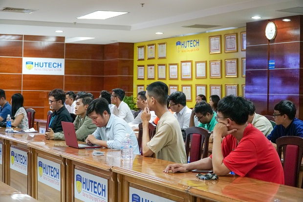 Sinh viên Công nghệ thông tin tìm hiểu xu hướng IT Services cùng Cty CMC SI Saigon 84