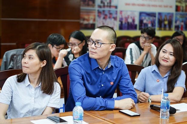 HUTECH ký kết hợp tác với công ty Công nghệ Mạng thông tin Việt Nam 21