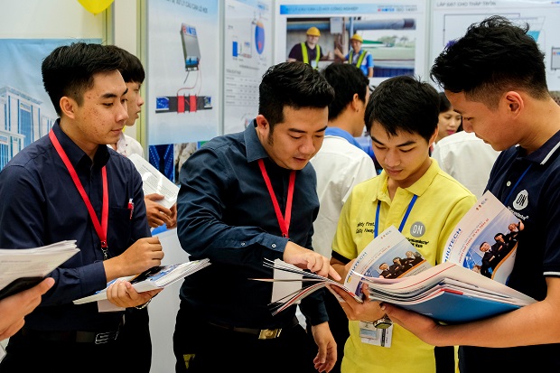 HUTECH gây ấn tượng tại Ngày hội triển lãm Công nghiệp và Sản xuất Việt Nam VIMF 2019 70
