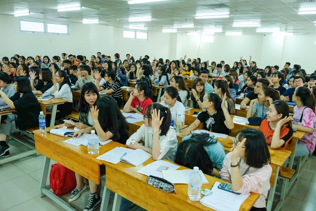 Khoa Nhật Bản học hướng dẫn báo cáo thực tập cho sinh viên năm cuối 46