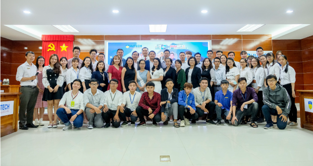 19 thí sinh, nhóm thi “HUTECH Startup Wings 2019” tự tin Launching cùng Mentor 8